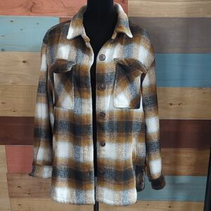 Stylish Plaid Utility Jacket for Women